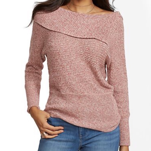 Sweaters - ❗️NEW❗️ Dusty rose split neck sweater